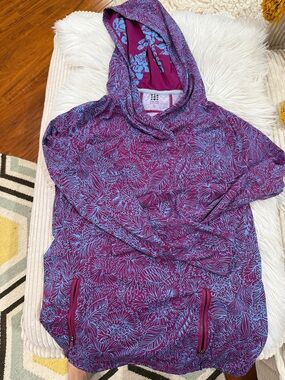 NWOT-Title Nine Swim Purple Floral Hooded Pullover. SPF 50. New!!